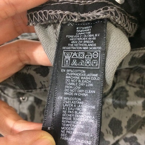 Forever 21 Skinny Ankle Jeans Animal Print NWT - Picture 12 of 12